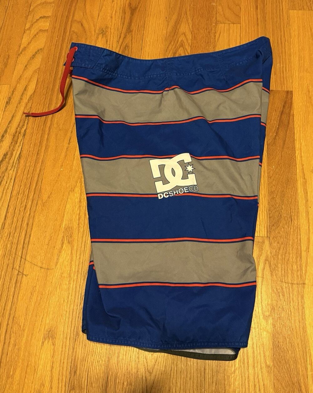 Vintage y2k DC Shoes Board Shorts Swim Trunks 38 Blue Grey Red Striped Pocket